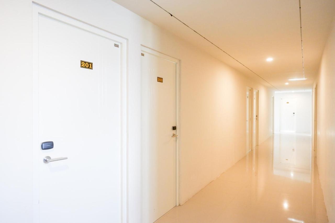 Reddoorz Plus Near Solo Baru Kültér fotó