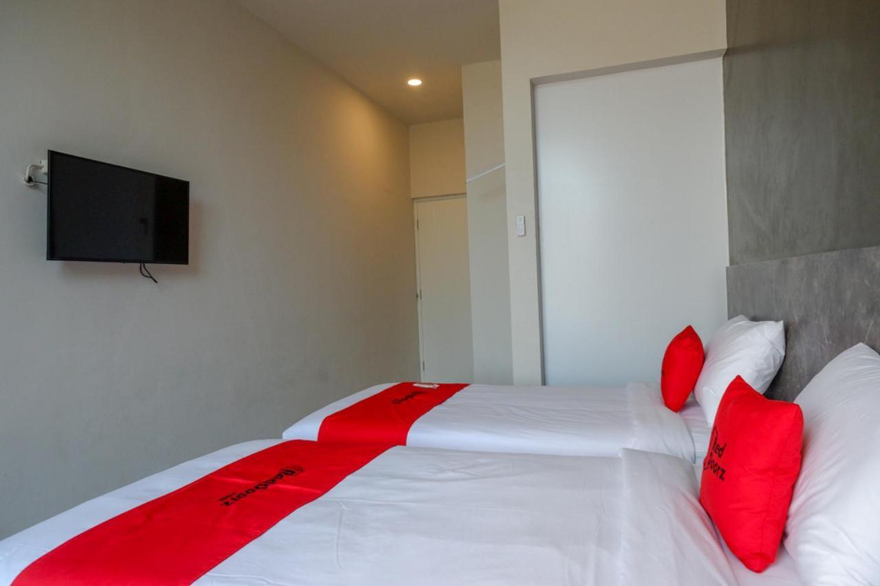 Reddoorz Plus Near Solo Baru Kültér fotó