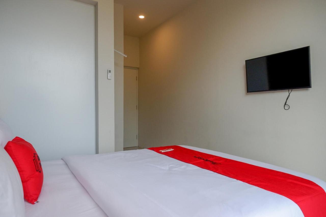 Reddoorz Plus Near Solo Baru Kültér fotó