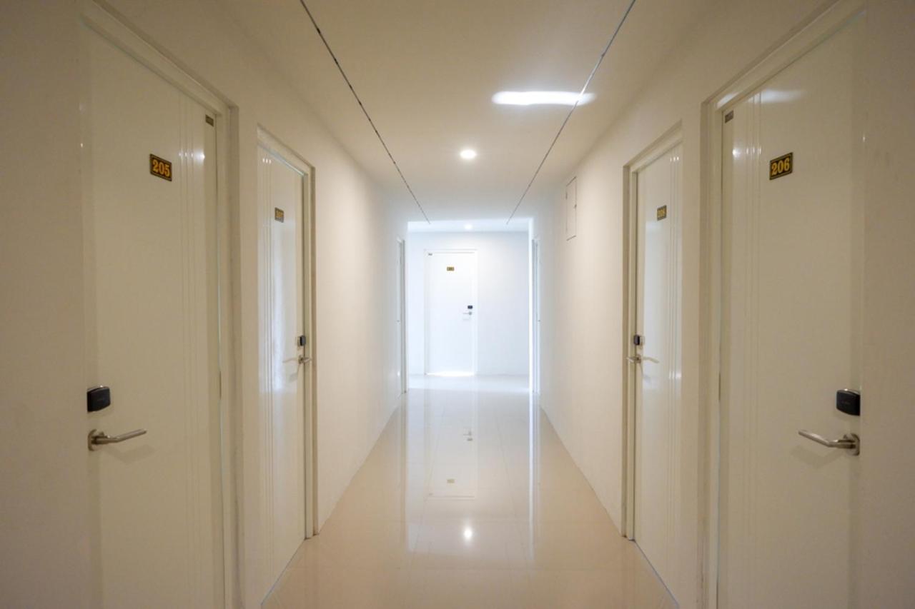 Reddoorz Plus Near Solo Baru Kültér fotó